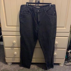 AE mom jean 16 regular in rocker black